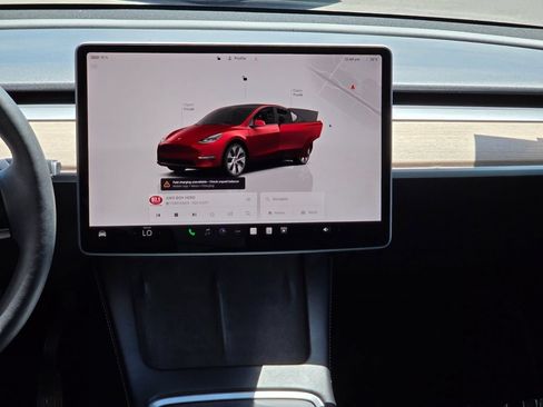 Used 2022 Tesla Model Y Long Range AWD/4WD image 18