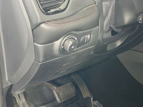 Used 2022 Dodge Durango R/T w/ Blacktop Package image 10