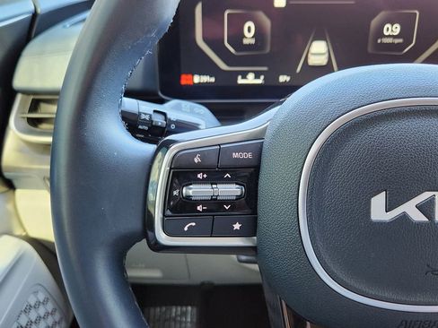 Certified 2025 Kia Carnival SX image 27