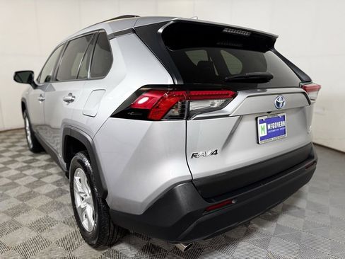 Used 2020 Toyota RAV4 LE image 4