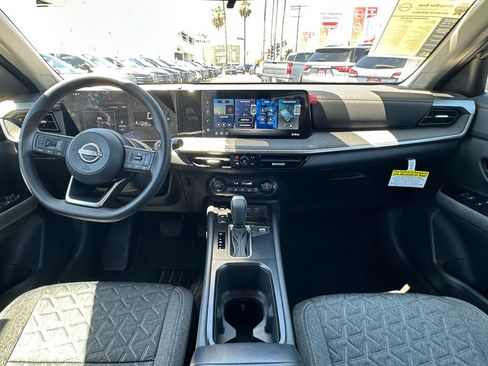 Used 2026 Nissan Kicks SV FWD image 18