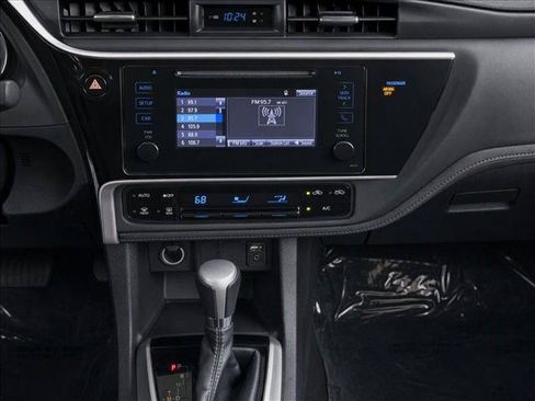 Used 2019 Toyota Corolla SE FWD image 23
