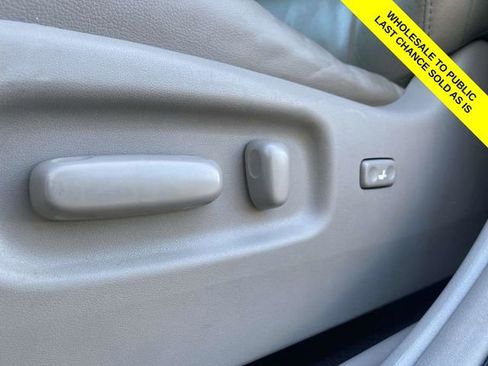 Used 2011 Toyota Highlander SE image 19