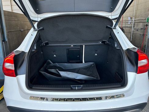 Used 2019 Mercedes-Benz GLA 250 w/ Convenience Package image 20