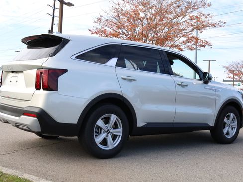 New 2026 Kia Sorento LX image 21