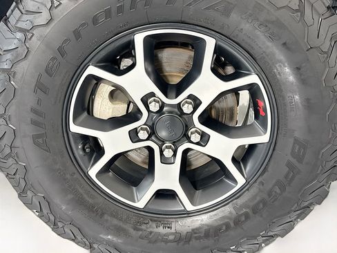 Used 2021 Jeep Wrangler Unlimited Sport image 32