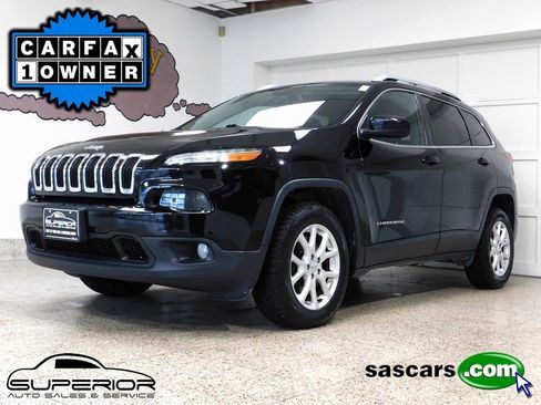Used 2017 Jeep Cherokee Latitude w/ Comfort & Convenience Group image 1
