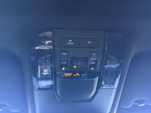 Used 2024 Lexus GX 550 image 40