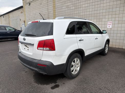 Used 2013 Kia Sorento LX w/ Convenience Pkg AWD/4WD image 4