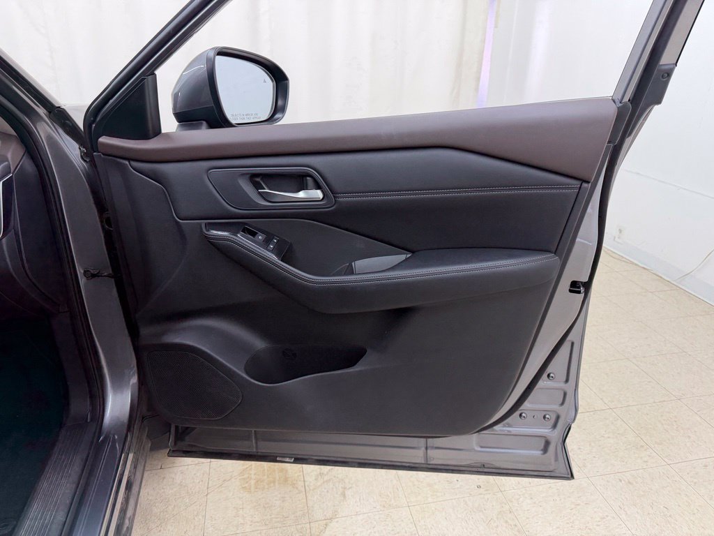 Used 2023 Nissan Rogue SV w/ SV Premium B Package AWD/4WD image 9