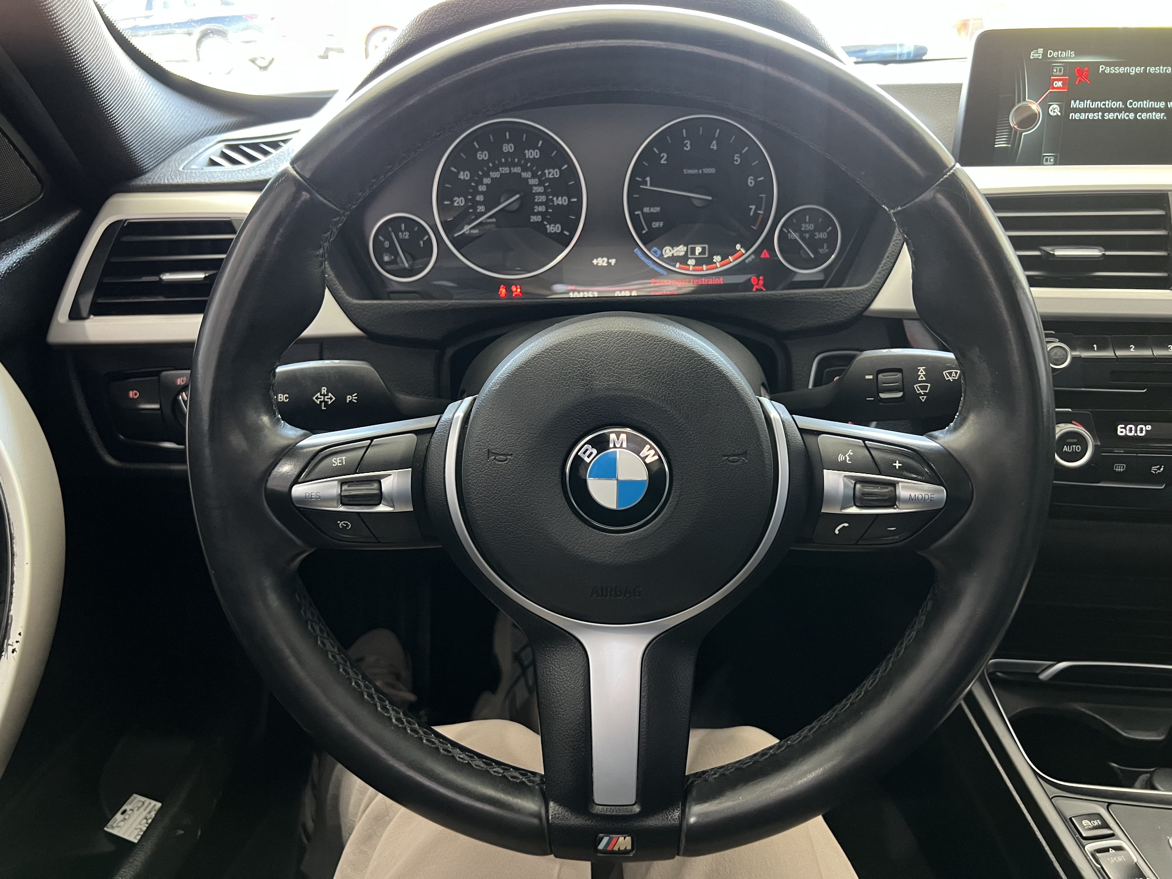 Used 2016 BMW 320i Sedan RWD image 10