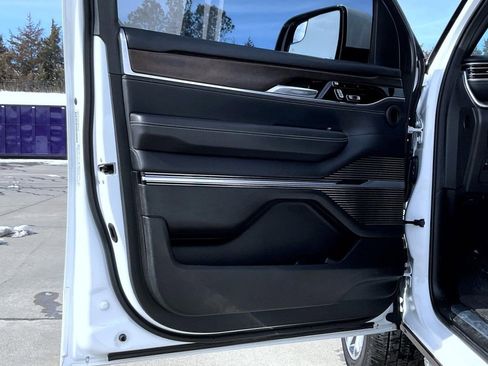 Used 2022 Jeep Grand Wagoneer Series I image 9