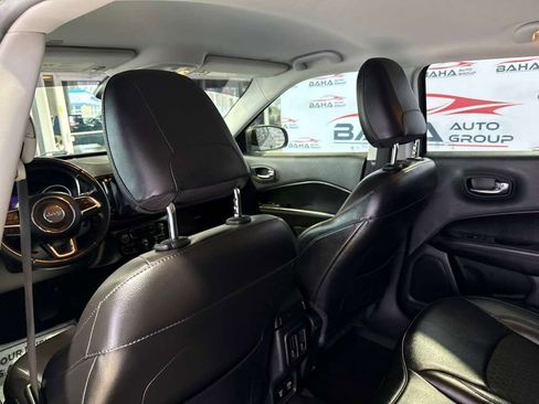 Used 2019 Jeep Compass Latitude FWD image 38