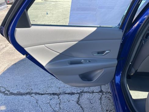 Used 2025 Hyundai Elantra Sport FWD image 14