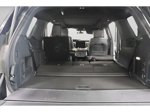 Used 2025 Ford Expedition Tremor AWD/4WD image 32