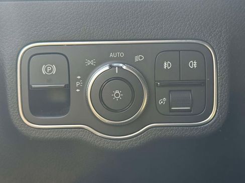 Used 2021 Mercedes-Benz GLA 250 4MATIC image 25