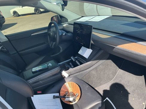 Used 2023 Tesla Model Y Long Range AWD/4WD image 7