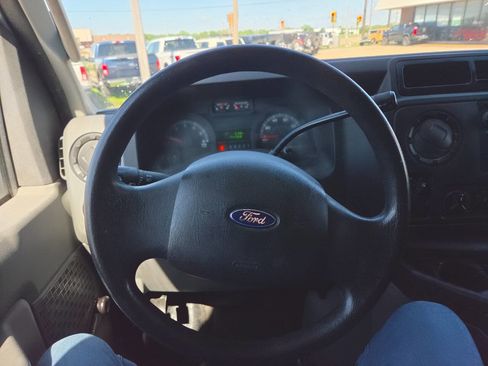 Used 2012 Ford E-150 and Econoline 150 RWD image 37