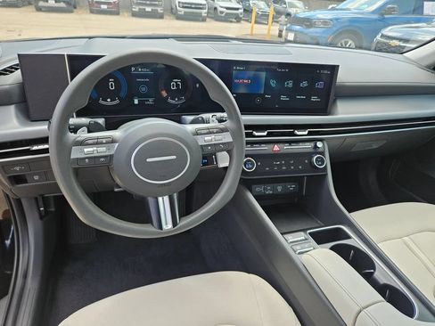 Used 2025 Hyundai Sonata SEL FWD image 13
