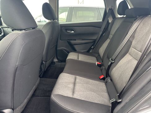 Used 2025 Nissan Rogue SV image 32