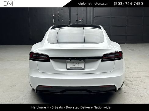 Used 2024 Tesla Model S image 5