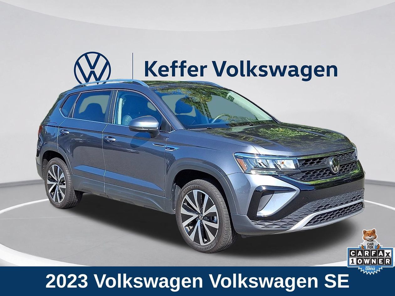 Used 2023 Volkswagen Taos SE FWD image 1