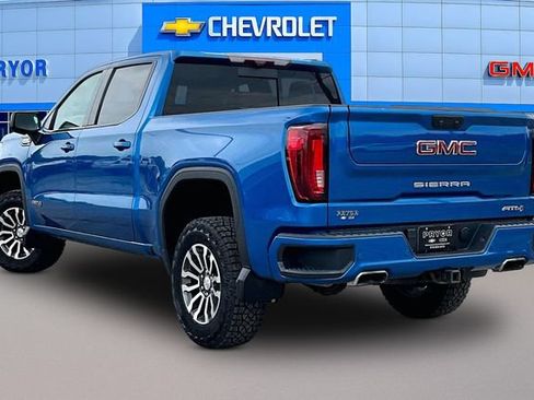 Used 2022 GMC Sierra 1500 AT4 w/ Technology Package AWD/4WD image 4