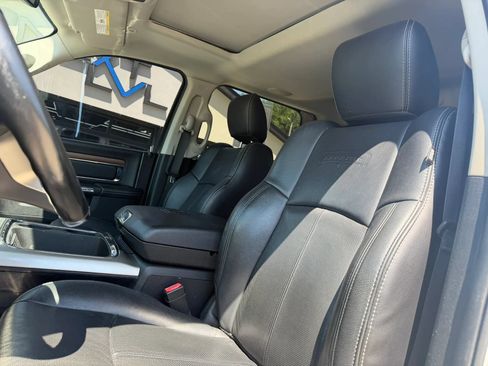Used 2018 RAM 1500 Laramie w/ Convenience Group AWD/4WD image 16