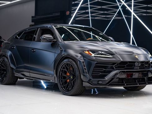 Used 2021 Lamborghini Urus image 1