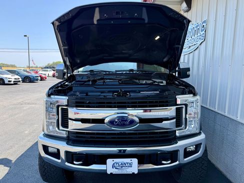 Used 2017 Ford F250 XLT w/ XLT Premium Package AWD/4WD image 7
