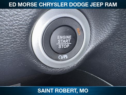 New 2027 Chrysler Pacifica Select AWD/4WD image 23