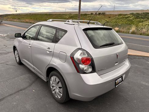 Used 2009 Pontiac Vibe AWD w/ Preferred Package image 4