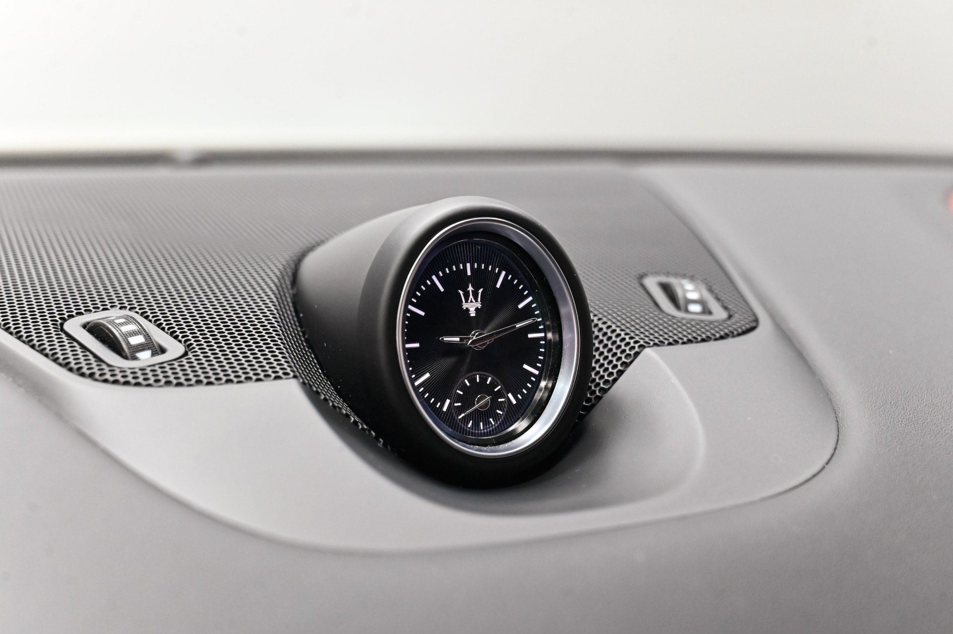 Used 2020 Maserati Levante GranLusso AWD/4WD image 34
