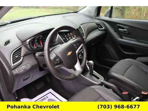 Used 2022 Chevrolet Trax LT w/ LT Convenience Package image 23