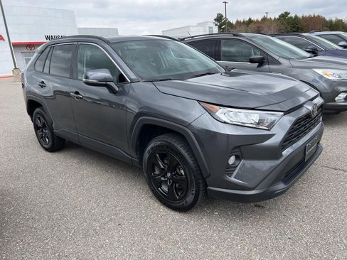 Used 2021 Toyota RAV4 XLE AWD/4WD image 26