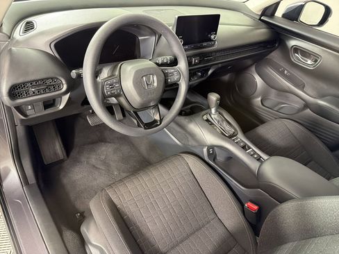 Certified 2025 Honda HR-V LX image 4