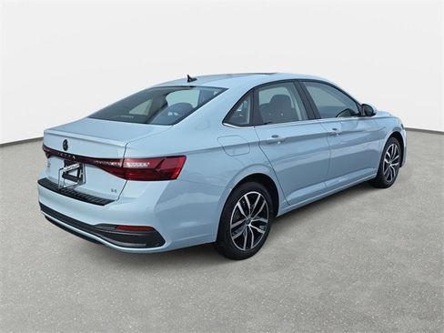 New 2026 Volkswagen Jetta SE image 5