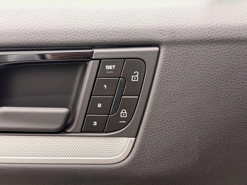 Certified 2026 Porsche Cayenne Coupe AWD/4WD image 19