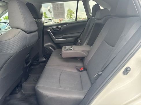Used 2021 Toyota RAV4 LE AWD/4WD image 23