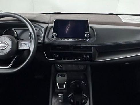 Used 2023 Nissan Rogue SV image 25