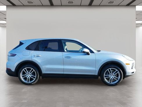 Used 2022 Porsche Cayenne AWD/4WD image 7