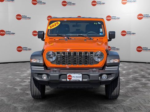 Used 2025 Jeep Wrangler Unlimited Sport AWD/4WD image 2