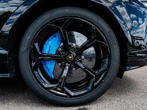 Used 2024 Lamborghini Urus S AWD/4WD image 16