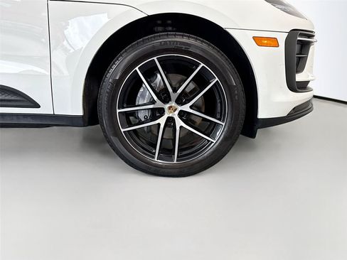 Used 2023 Porsche Macan Turbo AWD/4WD image 36