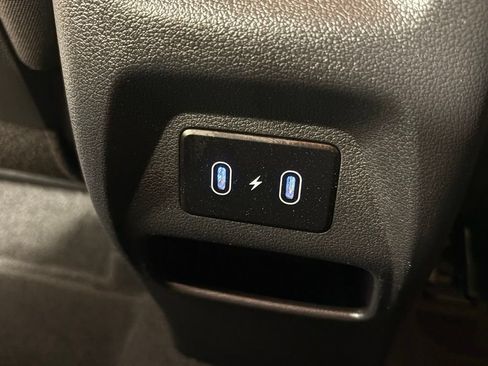 Used 2025 Hyundai Venue SEL FWD image 37