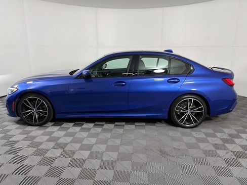 Used 2022 BMW 330i Sedan w/ M Sport Package RWD image 2