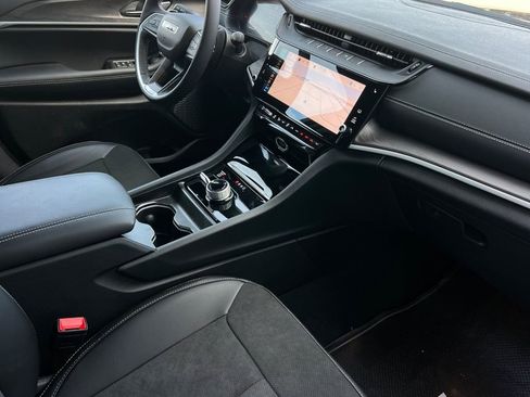 New 2026 Jeep Grand Cherokee Altitude image 16