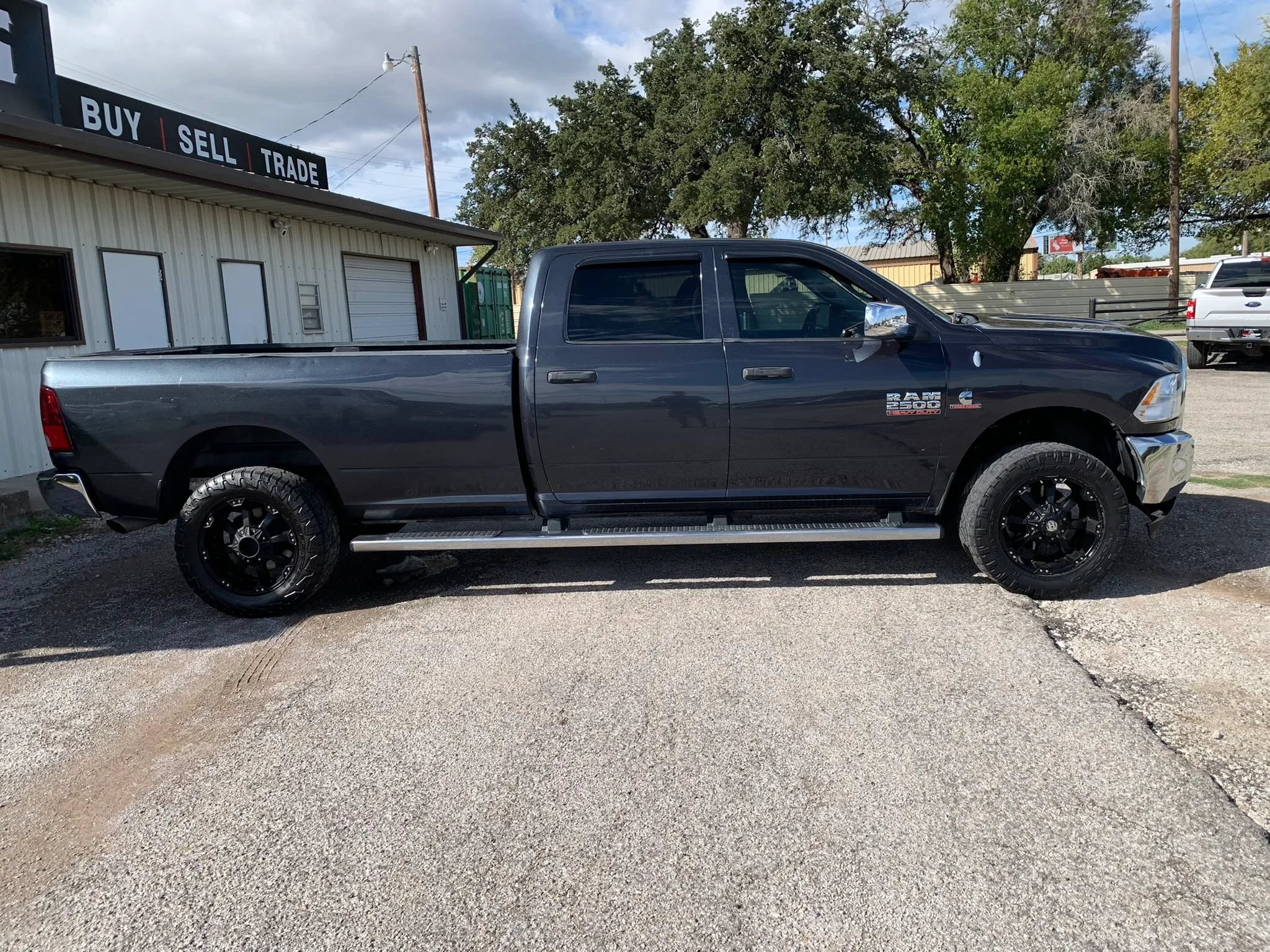 Used 2013 RAM 2500 Tradesman w/ Chrome Appearance Group AWD/4WD image 1