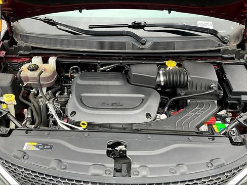 Used 2020 Chrysler Voyager LX FWD image 30