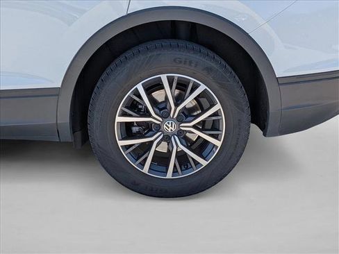 Used 2021 Volkswagen Tiguan S FWD image 17